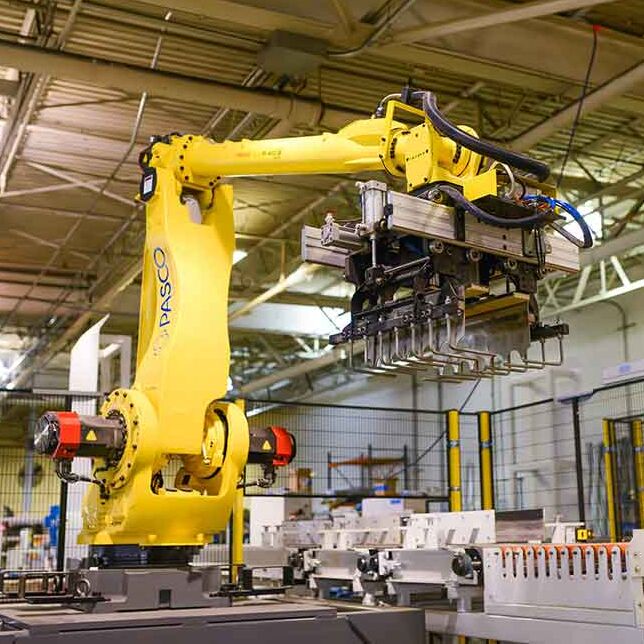 Fanuc palletizing robot Fanuc palletizing robot for small to mid-size manufacturers facility